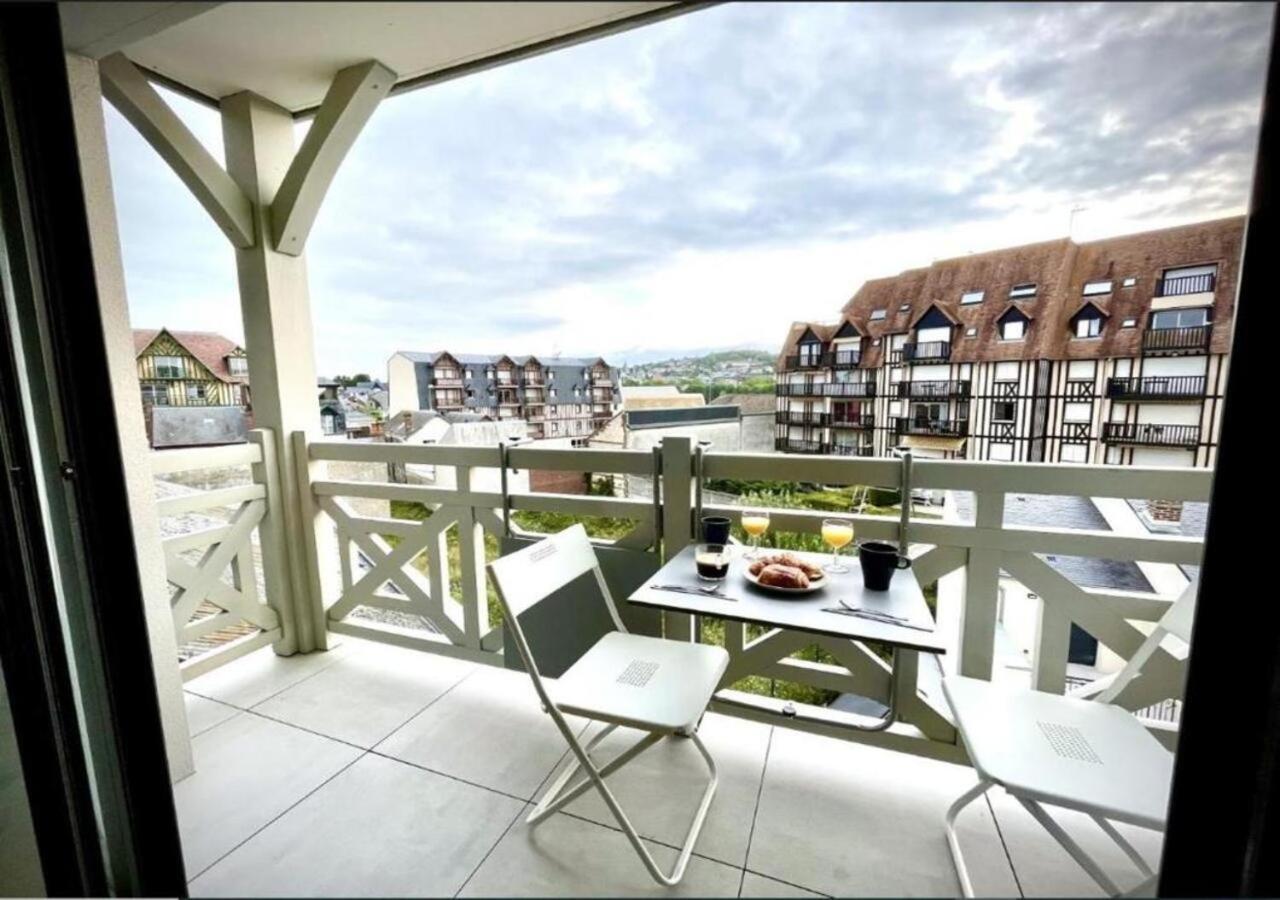 Apartament Sejour Authentique - Balcon, Parking & Wifi Ultra-Rapide Deauville Zewnętrze zdjęcie